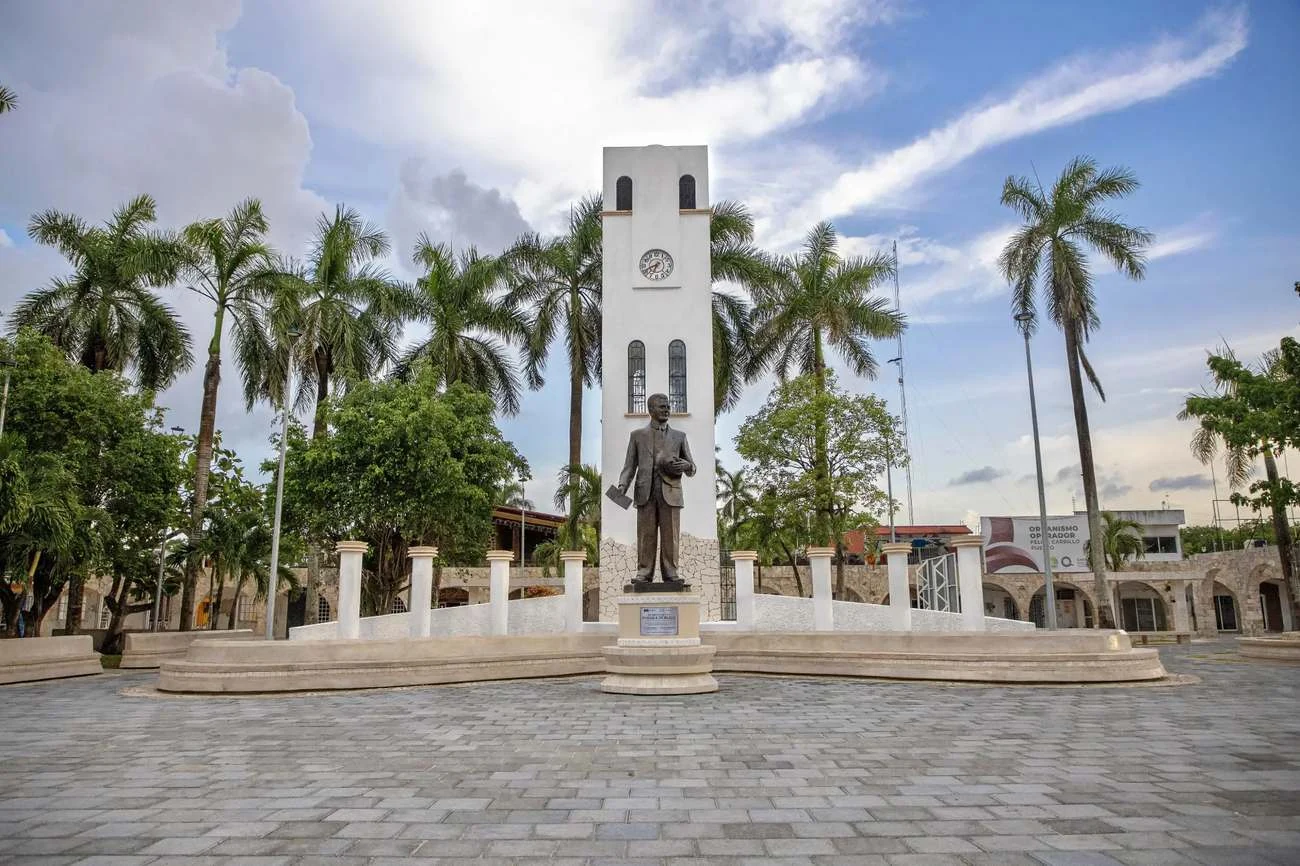 Parque central y torre del reloj, Felipe Carrillo Puerto